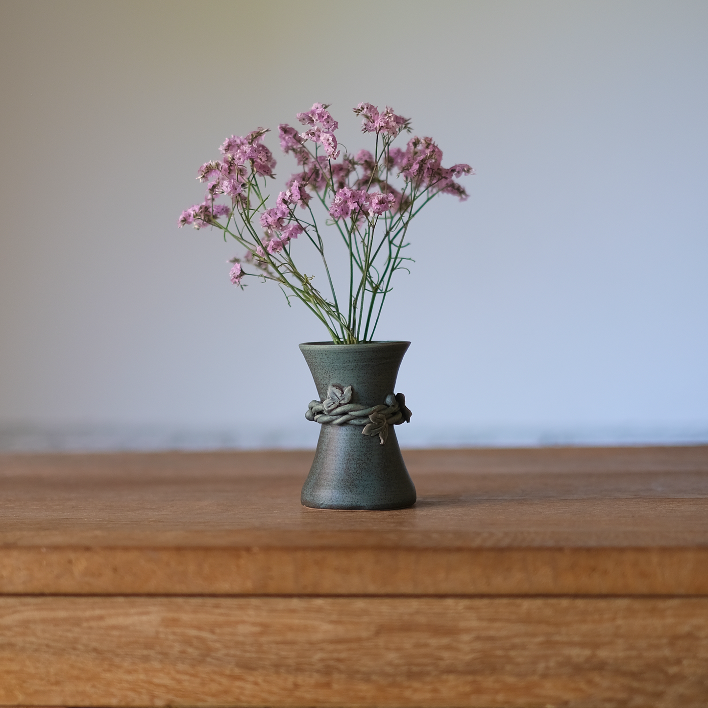 蔦装飾の花器