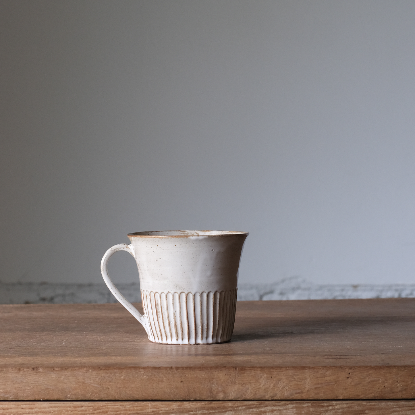 【石渡磨美 × ACOPOTTERY ふたり展】把手付カップ 白