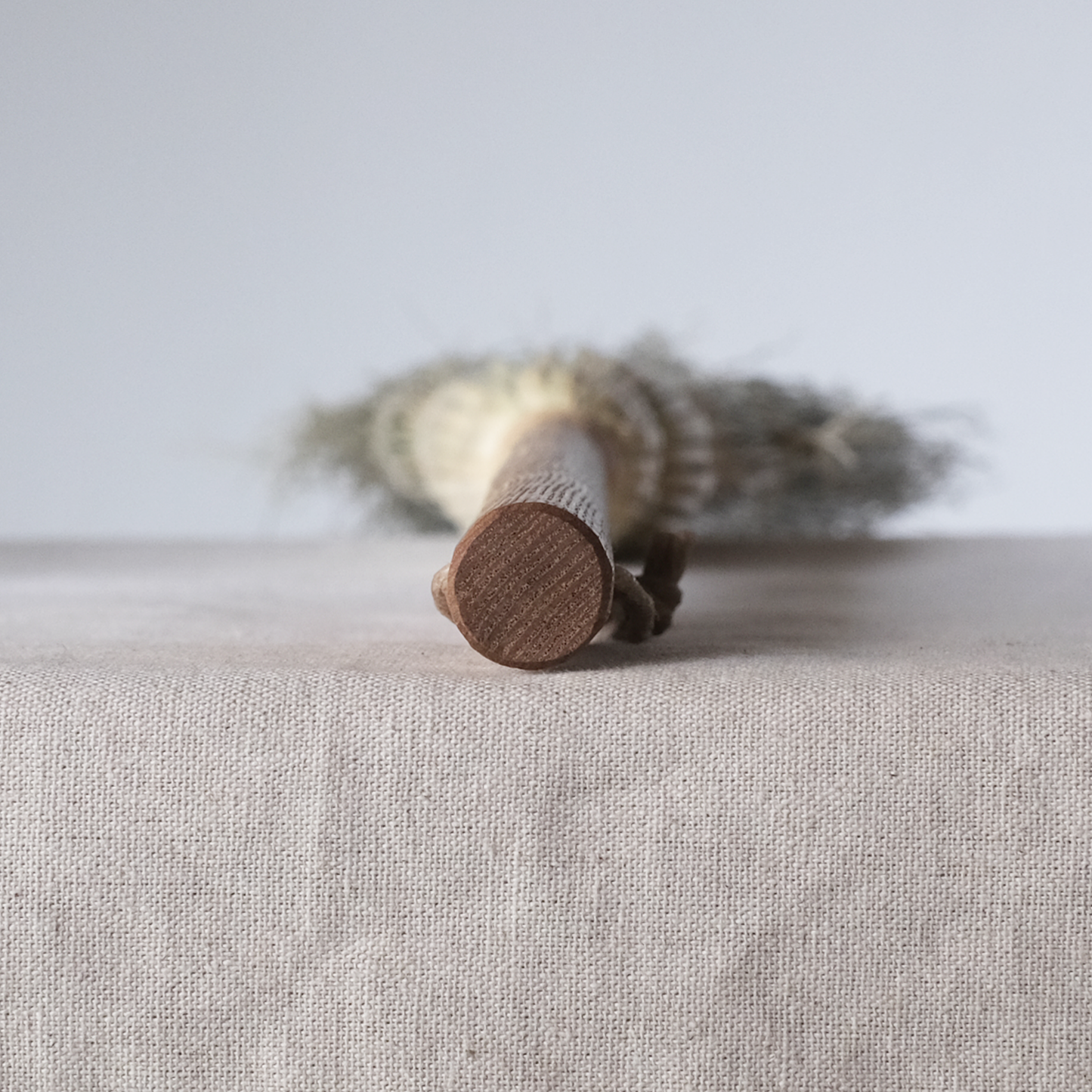 米澤ほうき工房：はたき箒　糸：白