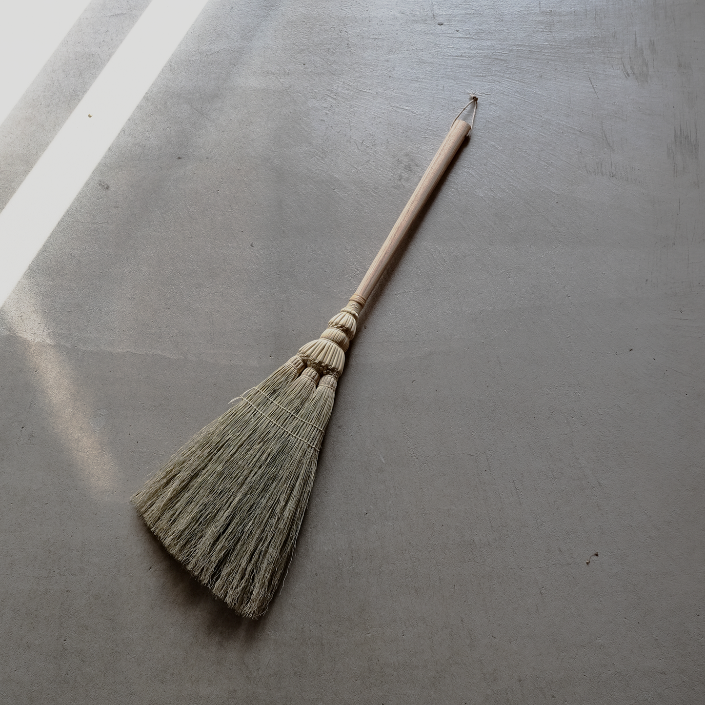 米澤ほうき工房：手箒　糸：白