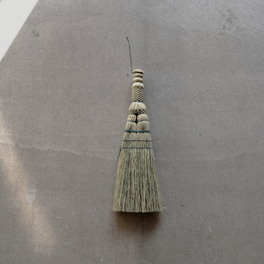 米澤ほうき工房：荒神箒　糸：ターコイズ