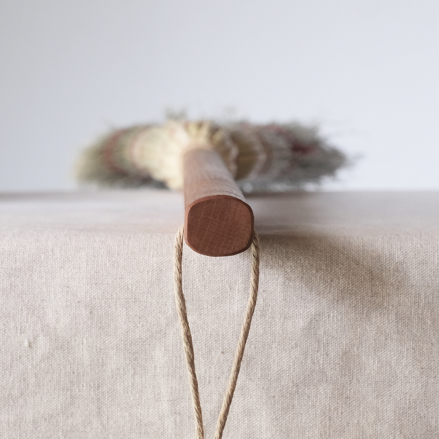 米澤ほうき工房：手箒ロング　糸：赤