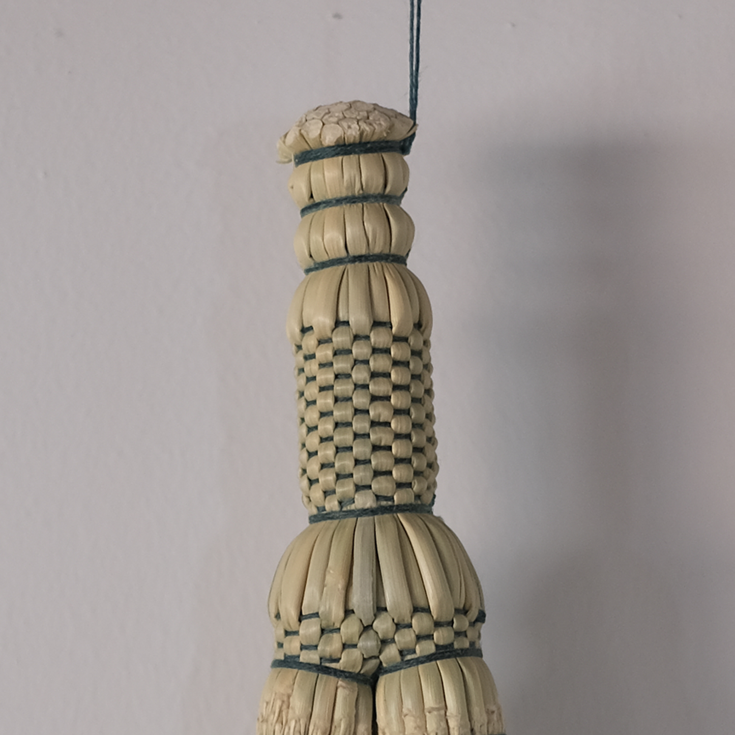 米澤ほうき工房：荒神箒　糸：ターコイズ