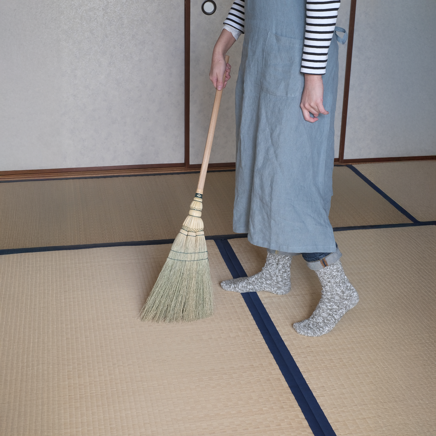 米澤ほうき工房：手箒ロング　糸：赤