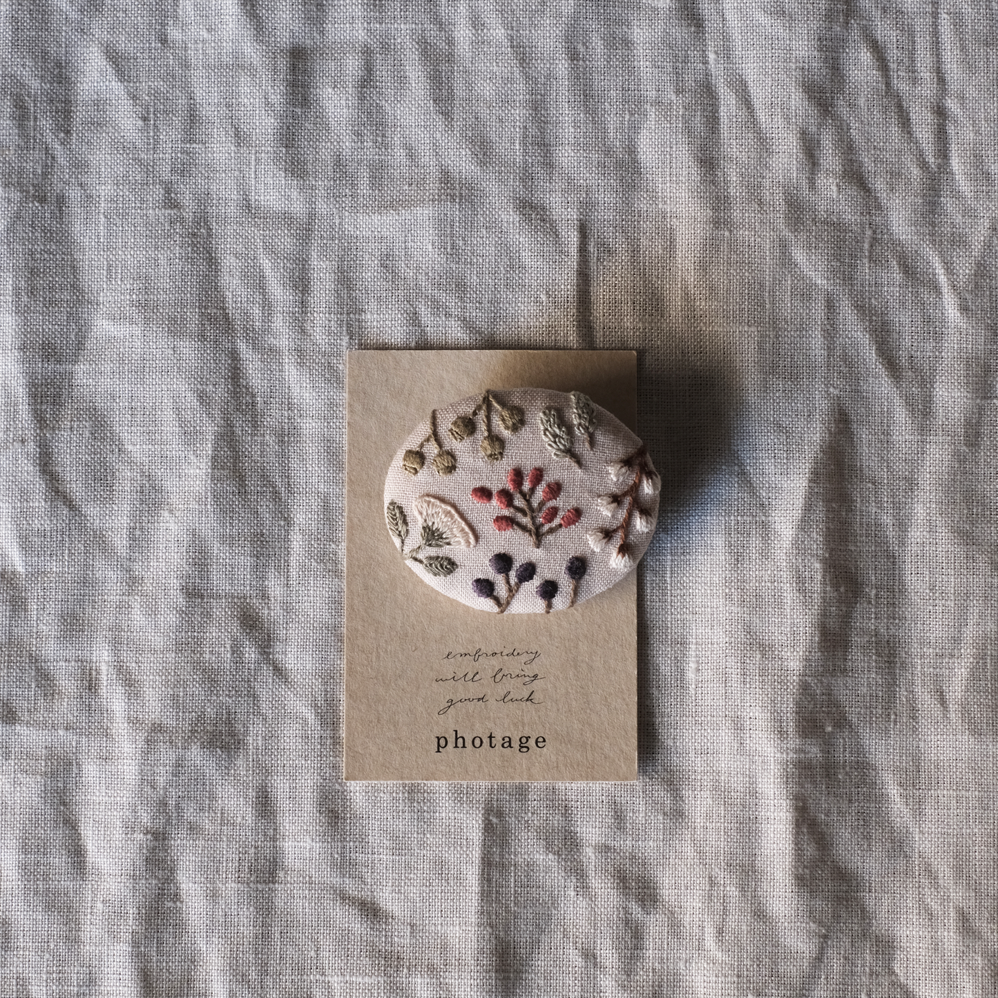 刺繍ブローチ　ドライフラワー