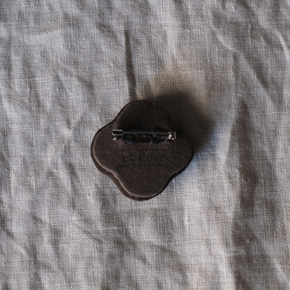 刺繍ブローチ　ひとつ星