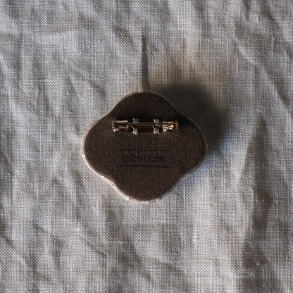 刺繍ブローチ　瑞々
