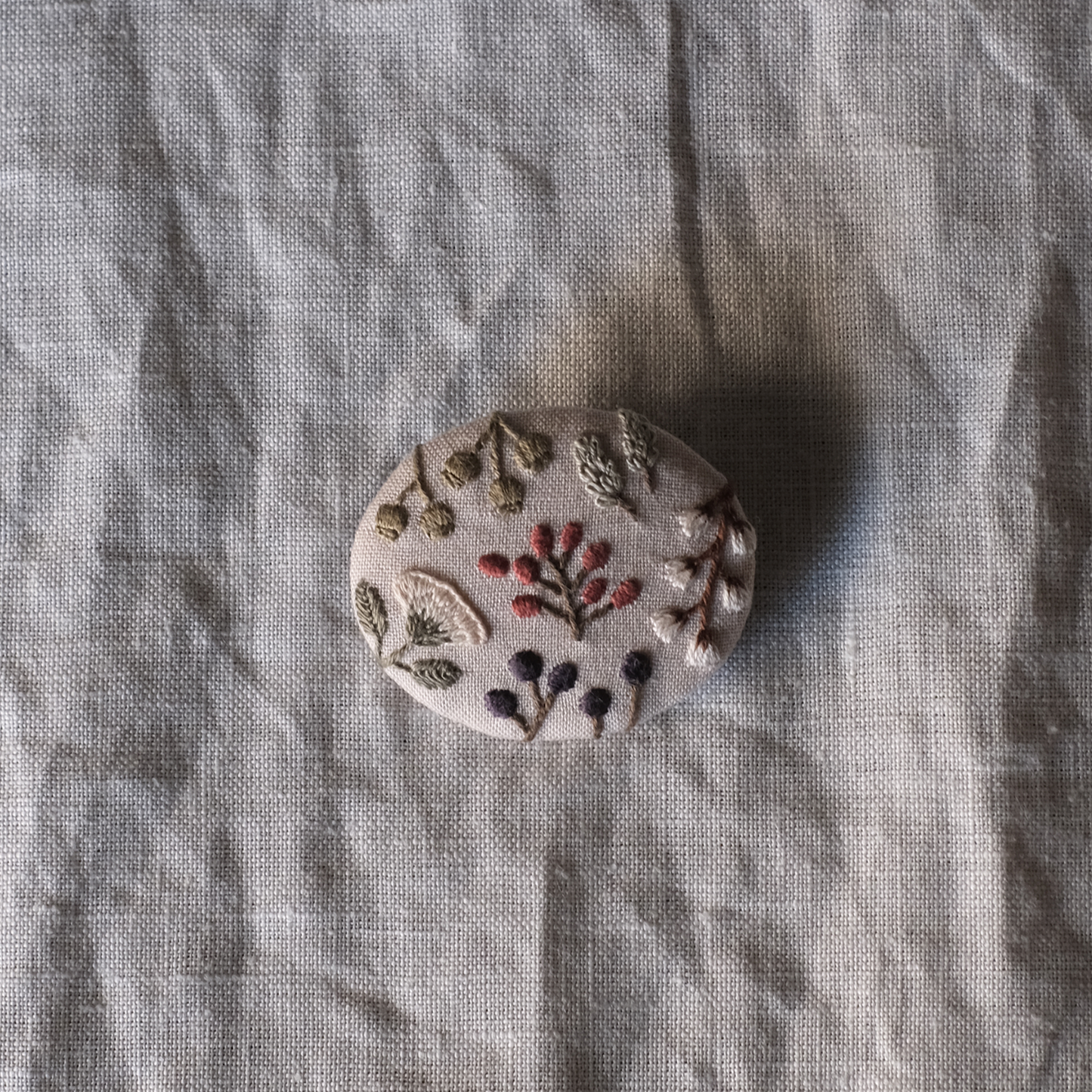 刺繍ブローチ　ドライフラワー