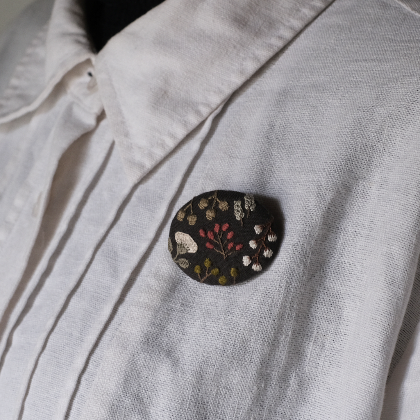 刺繍ブローチ　ドライフラワー