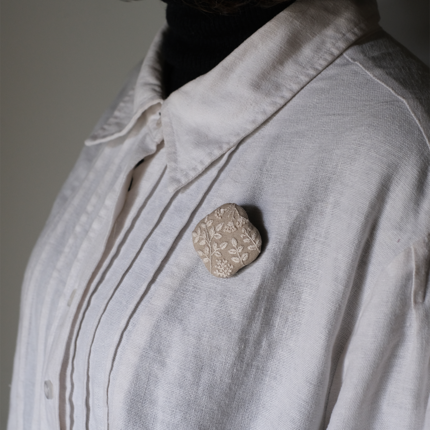 刺繍ブローチ　瑞々