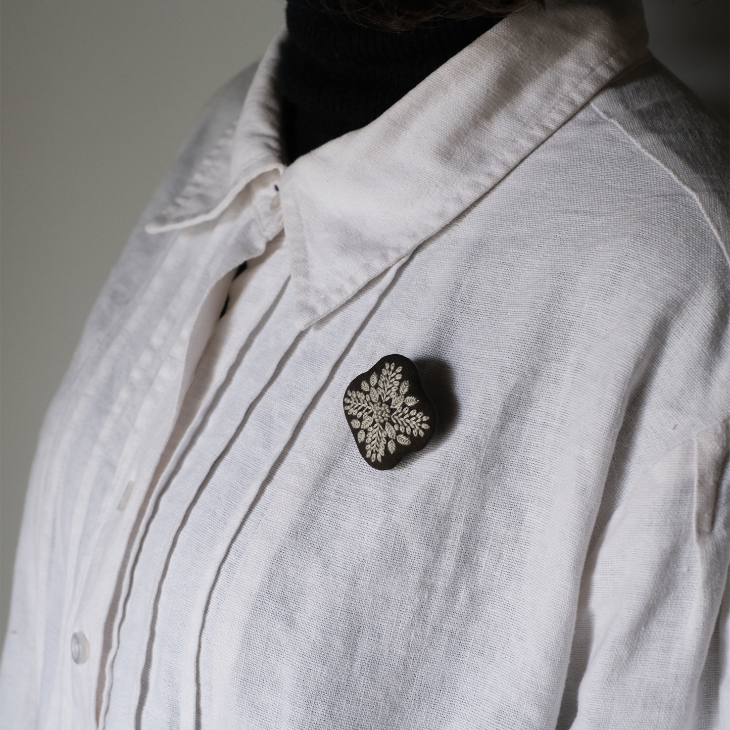 刺繍ブローチ　ひとつ星