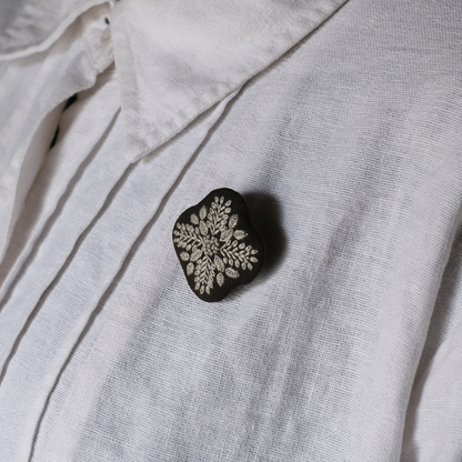 刺繍ブローチ　ひとつ星