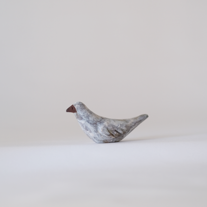 どうぶつのオブジェ　くわえる小鳥