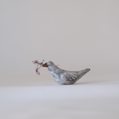 どうぶつのオブジェ　くわえる小鳥