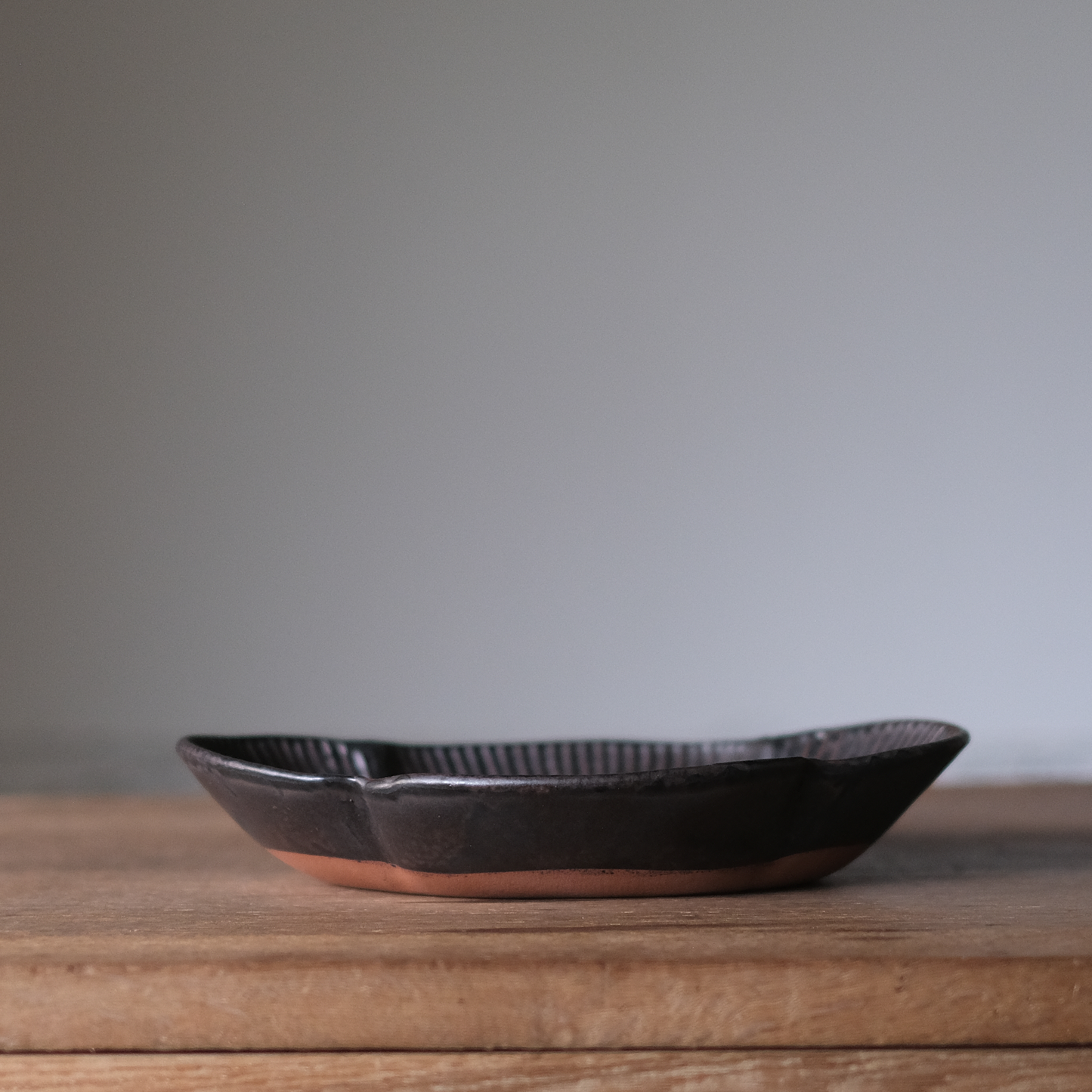 【石渡磨美 × ACOPOTTERY ふたり展】耐熱木瓜深皿L　黒錆