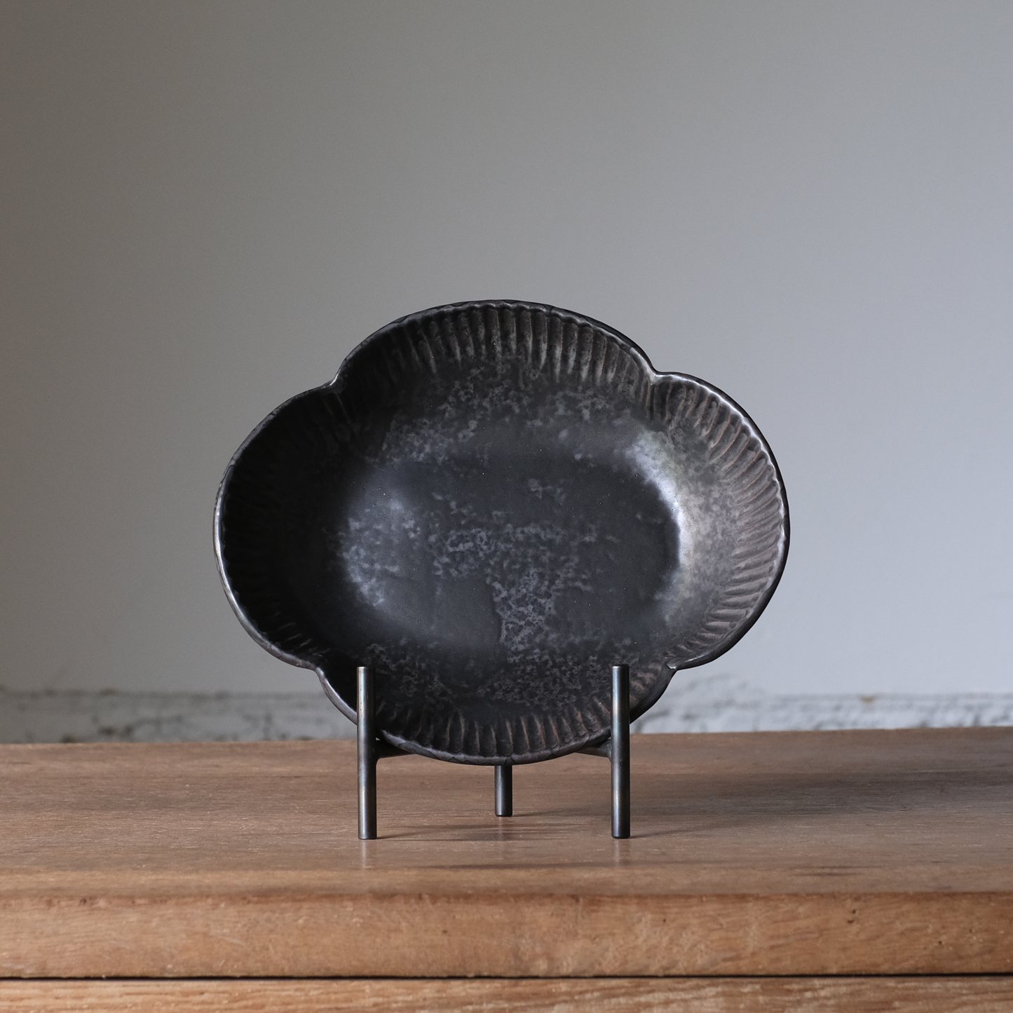 【石渡磨美 × ACOPOTTERY ふたり展】耐熱木瓜深皿Ｍ　黒錆