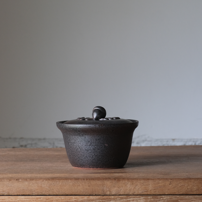 【石渡磨美 × ACOPOTTERY ふたり展】どんぐり耐火ココット小鍋　黒錆