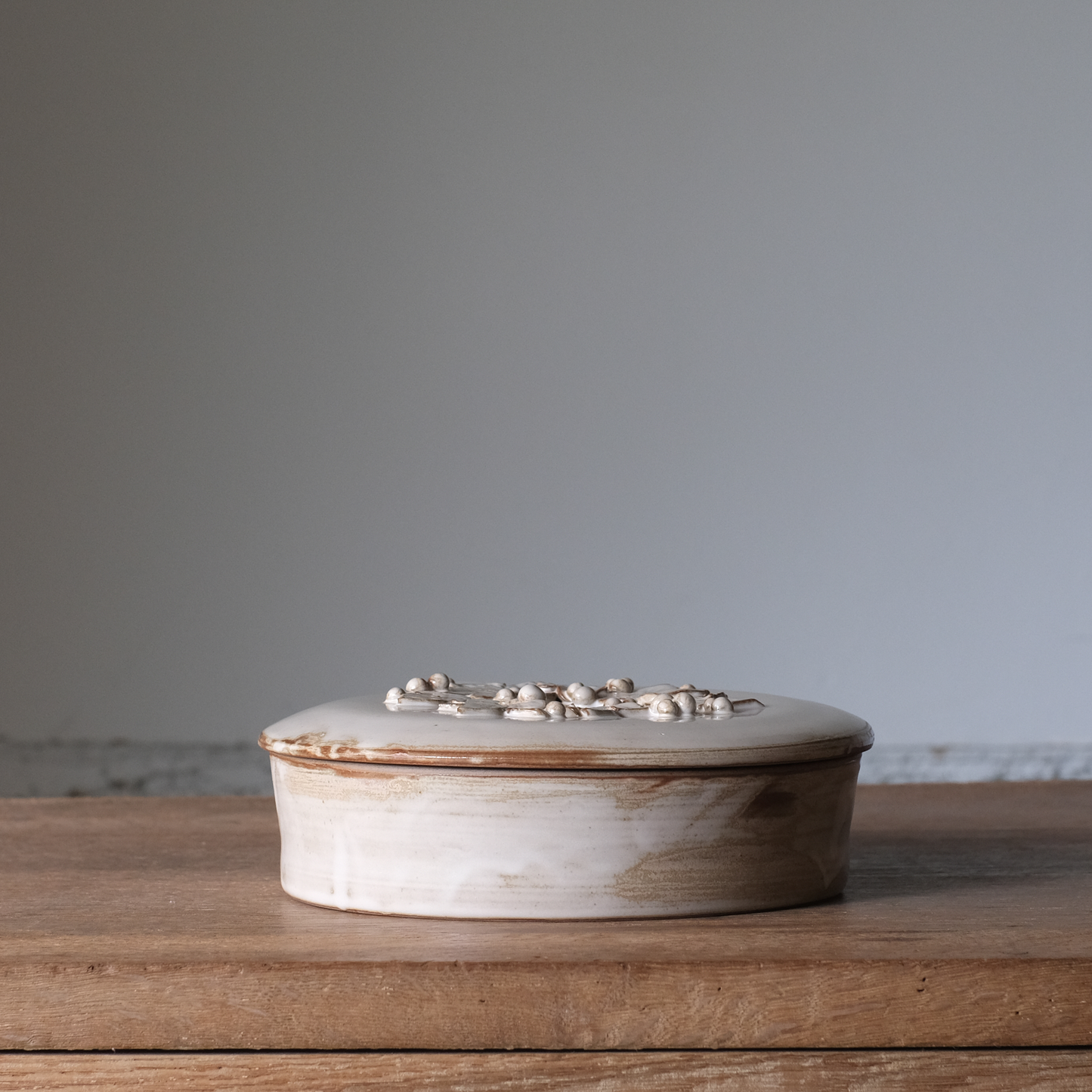 【石渡磨美 × ACOPOTTERY ふたり展】蓋付銅鑼鉢　白