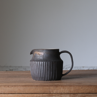 【石渡磨美 × ACOPOTTERY ふたり展】ピッチャー 黒唐金