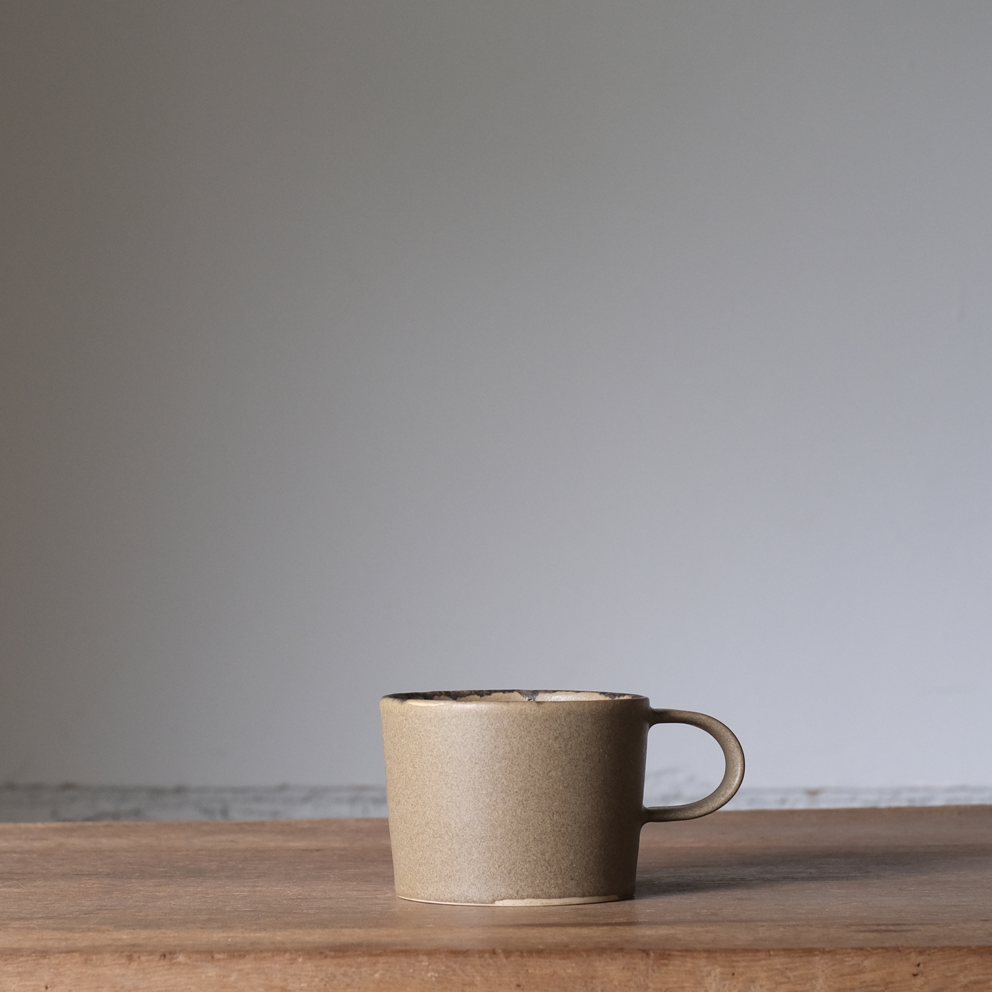 【石渡磨美 × ACOPOTTERY ふたり展】マグカップ W 茶