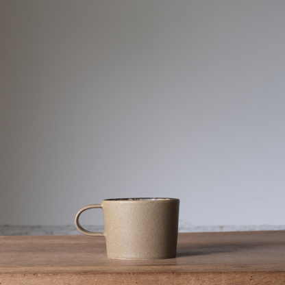 【石渡磨美 × ACOPOTTERY ふたり展】マグカップ W 茶