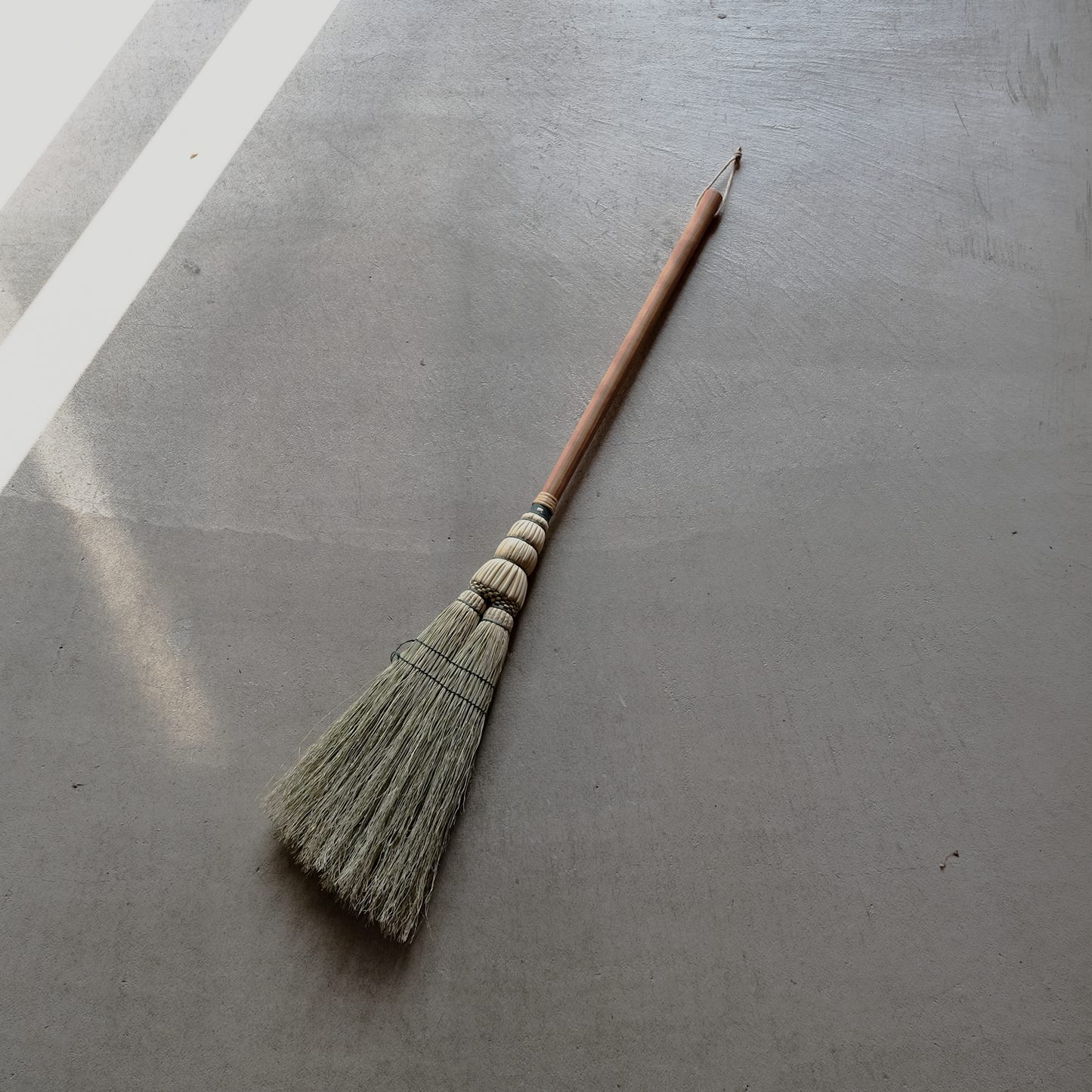米澤ほうき工房：はたき箒　糸：ターコイズ