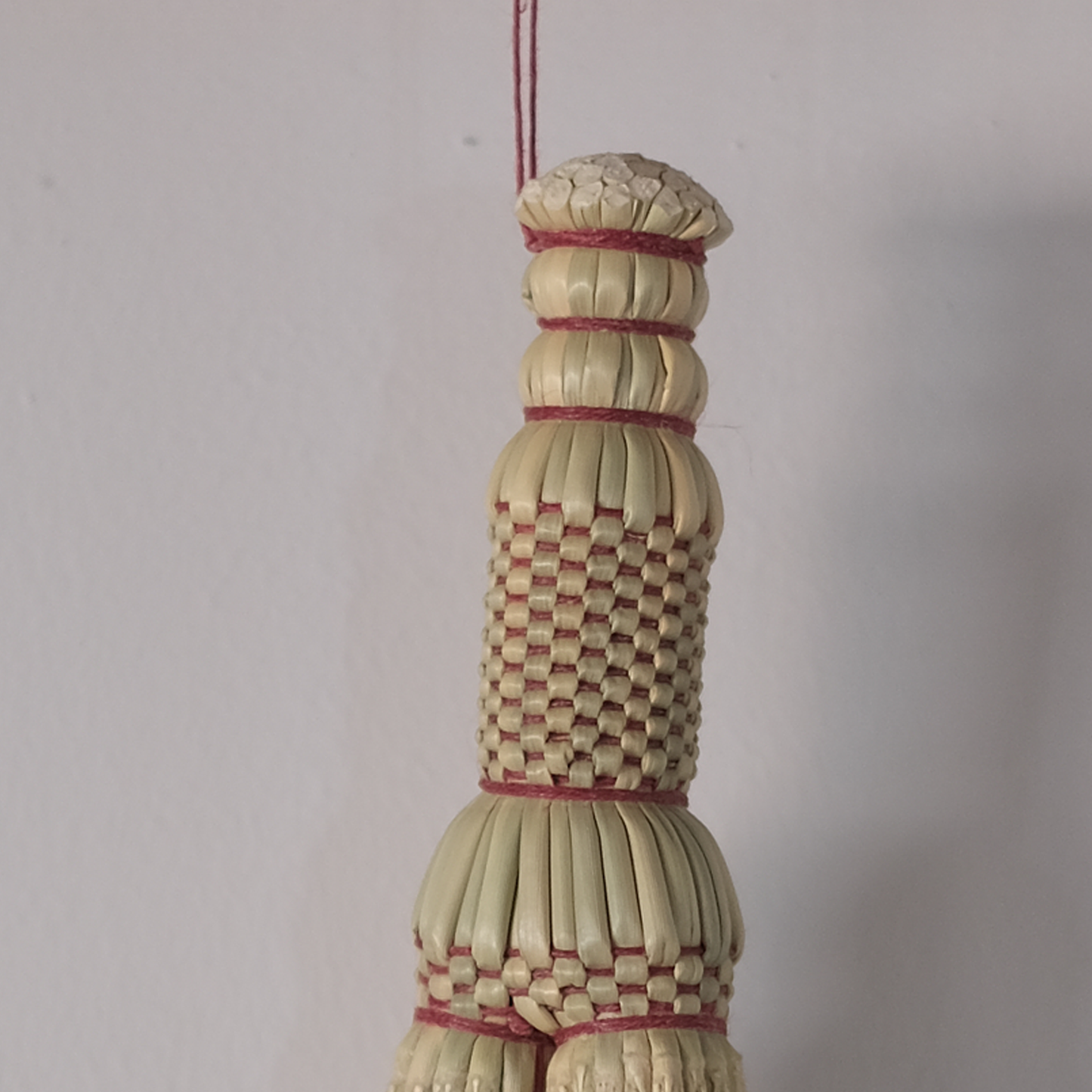 米澤ほうき工房：荒神箒　糸：赤